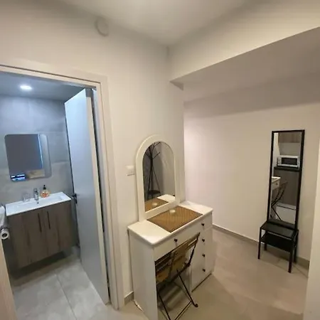 Paradise Homes 8 Апартаменты *