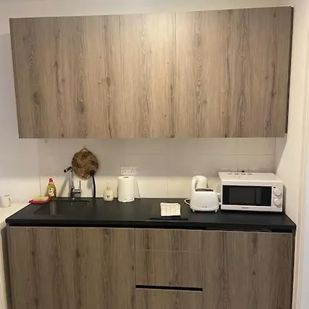 Apartment Paradise Homes 8 *