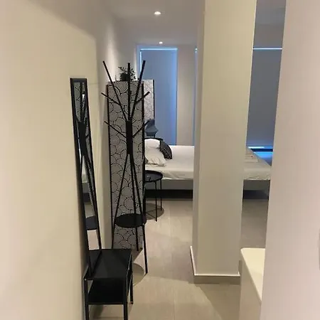 Paradise Homes 8 公寓 拉纳卡
